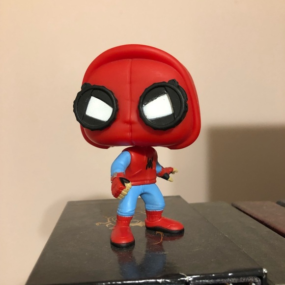 Hot Topic Other - Spider-Man funko pop figure